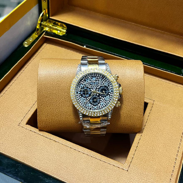 Vibepage Diamond Pavé Two-Tone Luxury Edition – Iced-Out Statement Watch