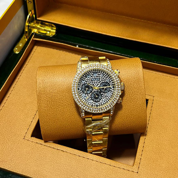 Vibepage Diamond Pavé Black Dial Two-Tone Luxury Edition – Iced-Out Statement Watch
