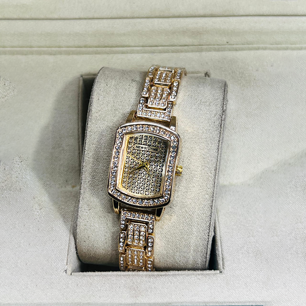 Vibepage Diamond Pavé Full Silver Tonneau Women's Luxury Edition – Iced-Out Barrel Watch