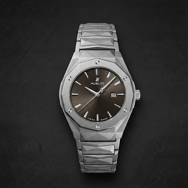 Vibepage Shadow Geometric – Sculpted Silver Steel & Sunburst Charcoal Grey Dial Watch for Men