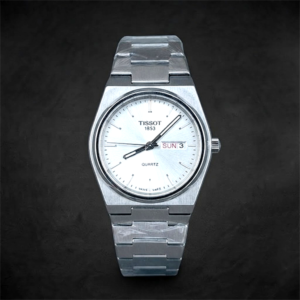 Vibepage Integrated Retro Executive – Classic Tonneau Case Watch with Integrated Link Bracelet