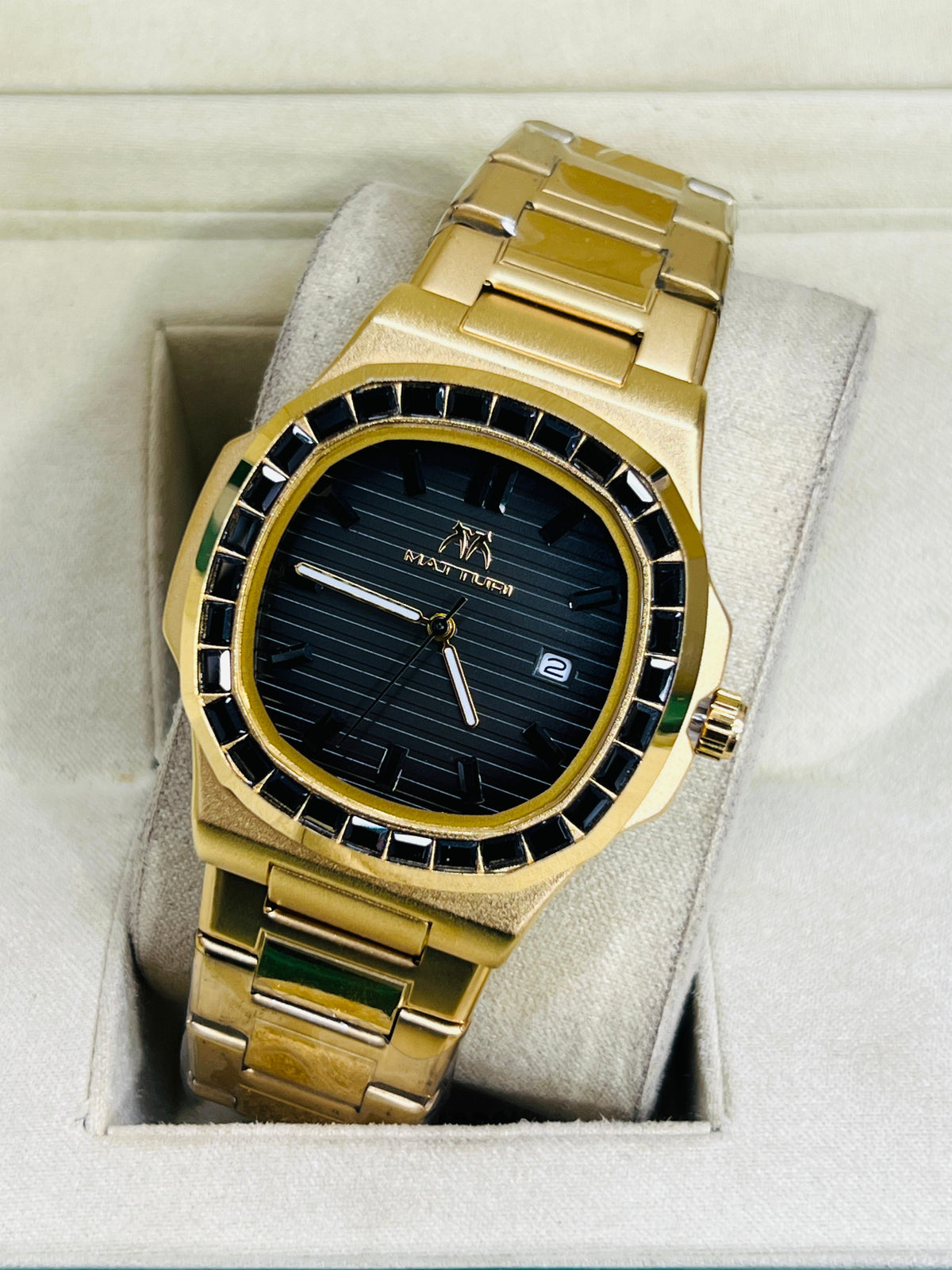 Vibepage Ruby Royale Gold – Luxury All-Gold Steel Watch with Ruby Gemstone Bezel & Ribbed Black Dial