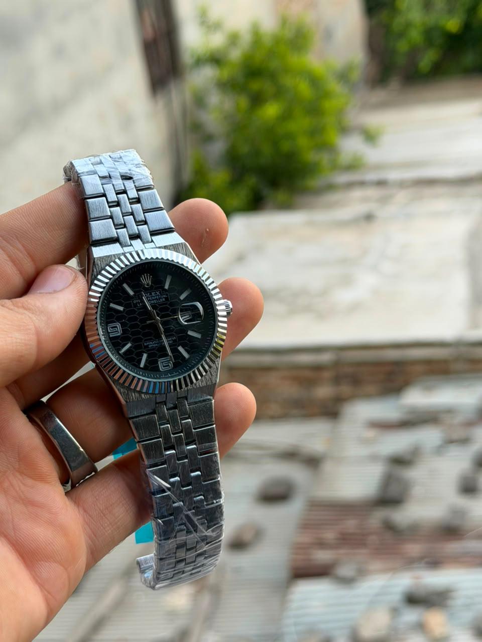 Vibepage Datejust Motif Edition – Classic Fluted Bezel Watch with Geometric Dial