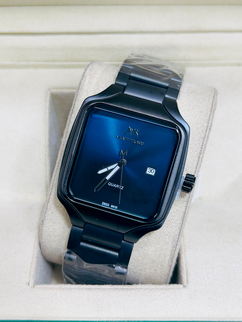 Vibepage Modern Cushion Executive – Rounded-Square Minimalist Watch