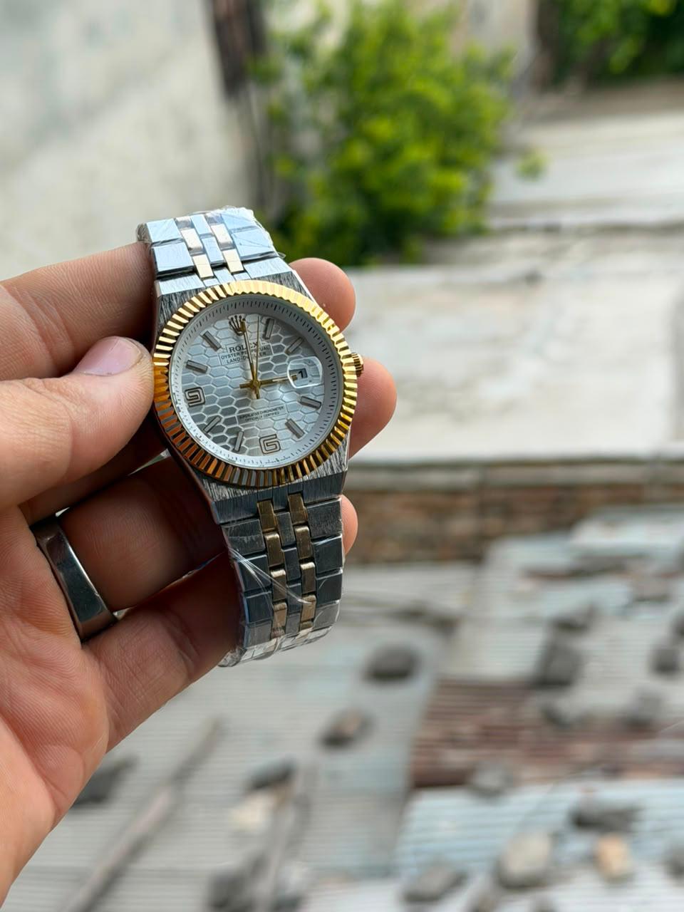 Vibepage Datejust Motif Edition – Classic Fluted Bezel Watch with Geometric Dial