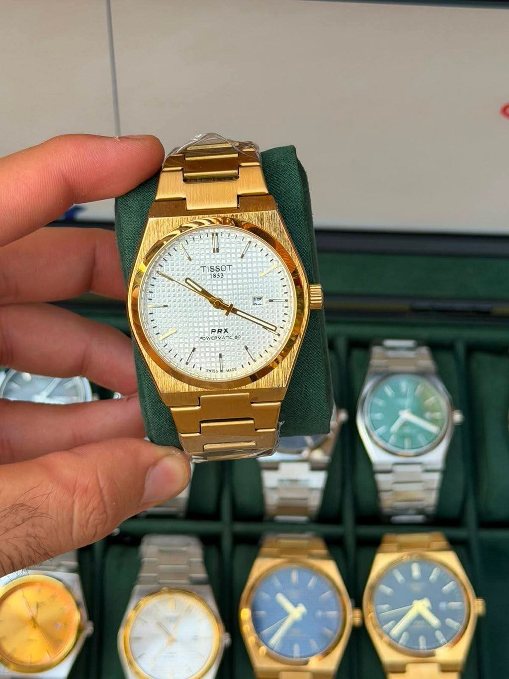 Vibepage Integrated Retro Executive – Classic Tonneau Case Watch with Integrated Link Bracelet