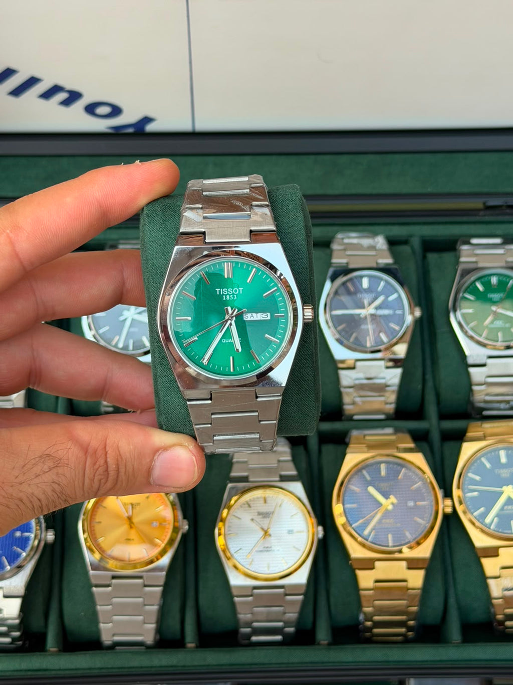 Vibepage Integrated Retro Executive – Classic Tonneau Case Watch with Integrated Link Bracelet