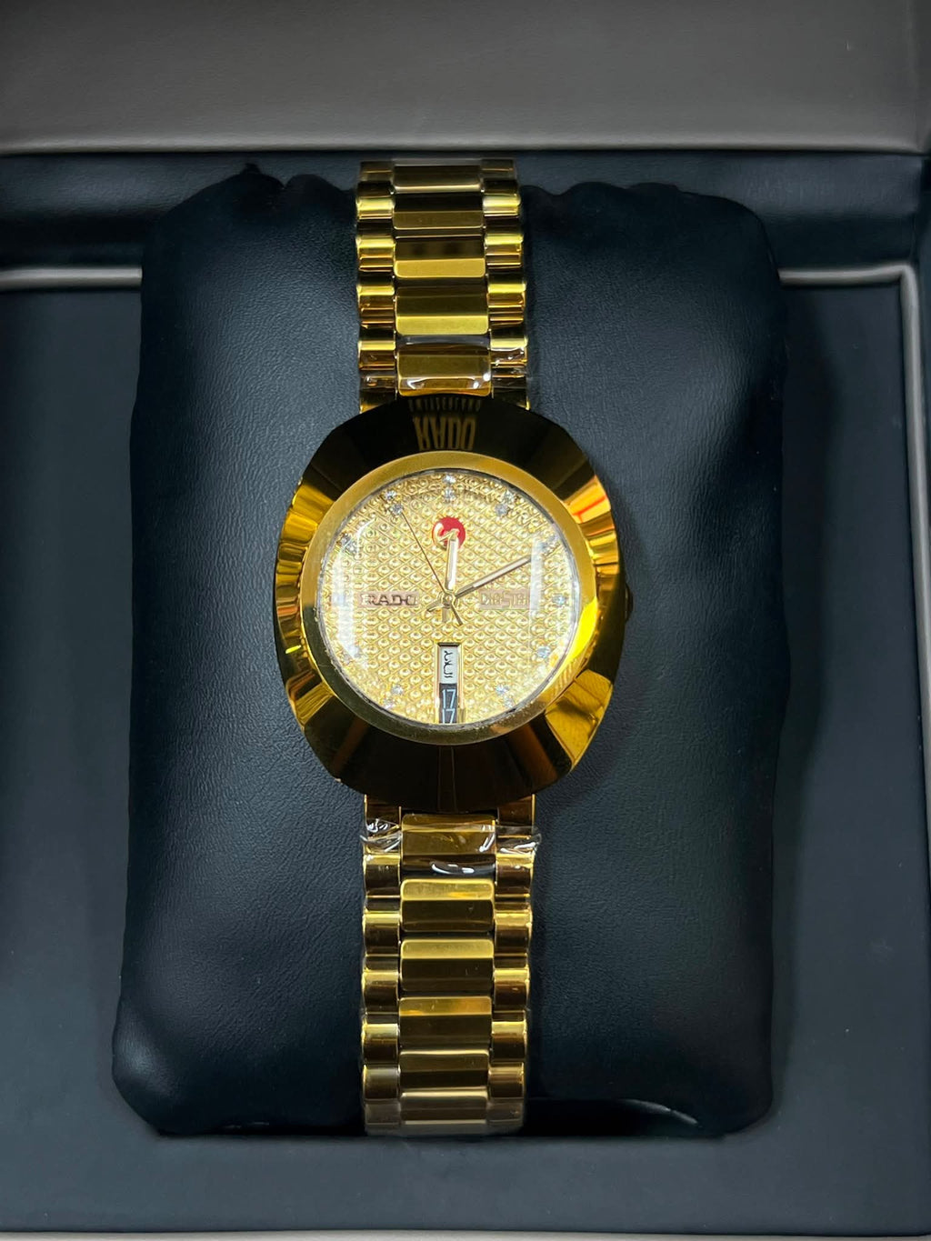 Vibepage Heritage Diastar Style Full Gold Vintage Executive Men's Luxury Edition – Oval Faceted Shield Watch